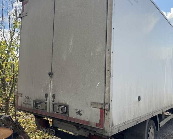 Белый Мерседес Sprinter, объемом двигателя 2.1 л и пробегом 800 тыс. км за 8500 $, фото 2 на Automoto.ua