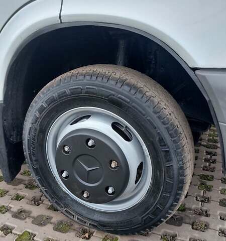 Белый Мерседес Sprinter, объемом двигателя 2.7 л и пробегом 538 тыс. км за 16999 $, фото 8 на Automoto.ua