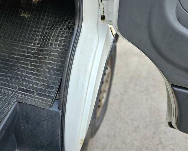 Білий Мерседес Sprinter, об'ємом двигуна 2.1 л та пробігом 350 тис. км за 6000 $, фото 11 на Automoto.ua