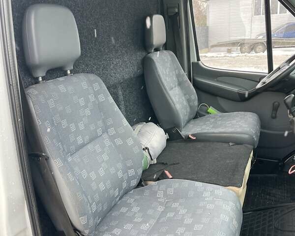 Белый Мерседес Sprinter, объемом двигателя 2.15 л и пробегом 516 тыс. км за 8500 $, фото 20 на Automoto.ua