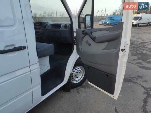 Белый Мерседес Sprinter, объемом двигателя 0 л и пробегом 298 тыс. км за 16500 $, фото 15 на Automoto.ua