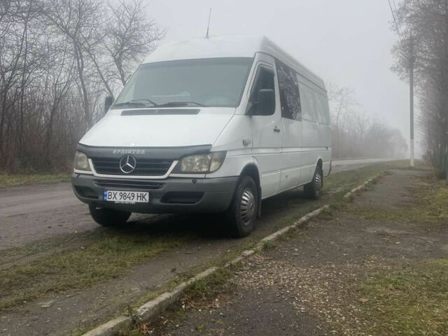 Белый Мерседес Sprinter, объемом двигателя 2.1 л и пробегом 393 тыс. км за 7500 $, фото 2 на Automoto.ua