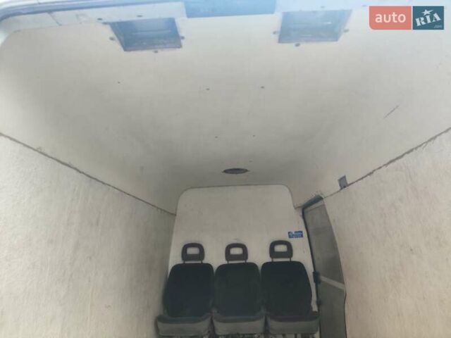 Белый Мерседес Sprinter, объемом двигателя 2.15 л и пробегом 400 тыс. км за 6300 $, фото 17 на Automoto.ua