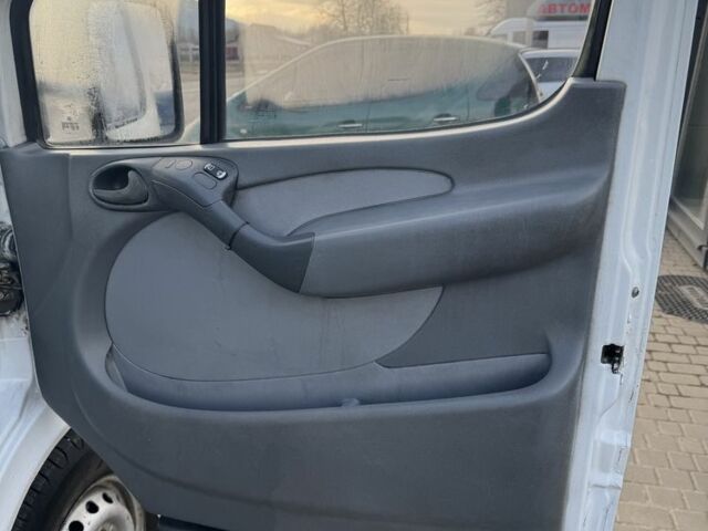 Білий Мерседес Sprinter, об'ємом двигуна 2.2 л та пробігом 300 тис. км за 6200 $, фото 17 на Automoto.ua
