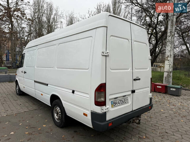 Белый Мерседес Sprinter, объемом двигателя 2.2 л и пробегом 321 тыс. км за 9999 $, фото 7 на Automoto.ua