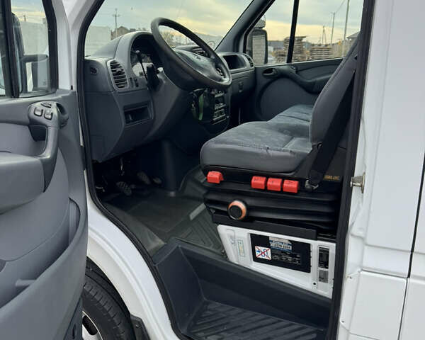 Білий Мерседес Sprinter, об'ємом двигуна 2.69 л та пробігом 427 тис. км за 15100 $, фото 7 на Automoto.ua