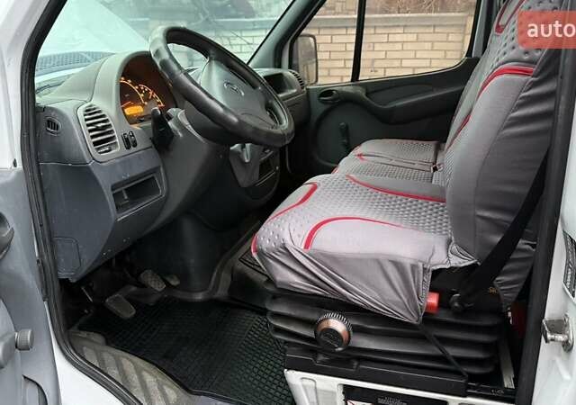Белый Мерседес Sprinter, объемом двигателя 2.1 л и пробегом 833 тыс. км за 13900 $, фото 16 на Automoto.ua