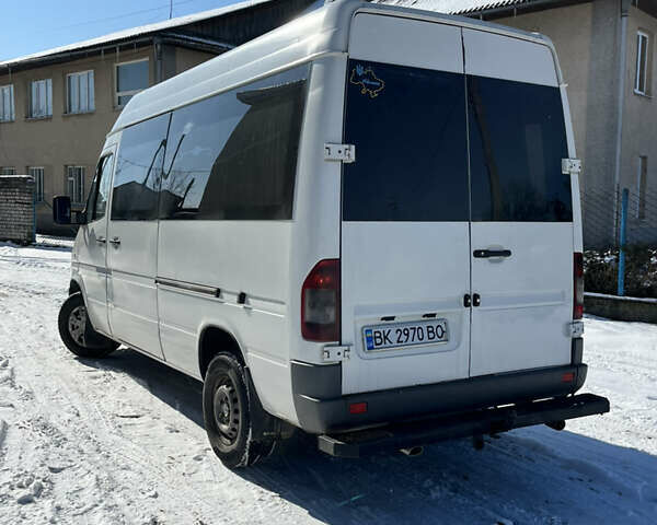 Белый Мерседес Sprinter, объемом двигателя 2.69 л и пробегом 313 тыс. км за 8500 $, фото 10 на Automoto.ua