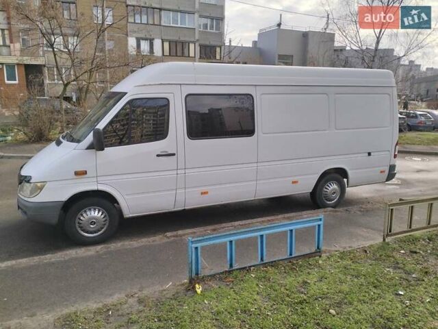 Белый Мерседес Sprinter, объемом двигателя 2.2 л и пробегом 302 тыс. км за 11500 $, фото 12 на Automoto.ua
