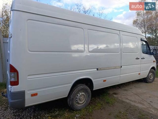Белый Мерседес Sprinter, объемом двигателя 2.15 л и пробегом 822 тыс. км за 8500 $, фото 4 на Automoto.ua