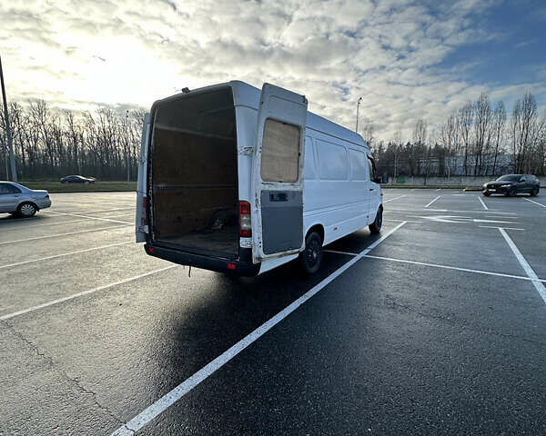 Белый Мерседес Sprinter, объемом двигателя 2.15 л и пробегом 400 тыс. км за 8000 $, фото 19 на Automoto.ua