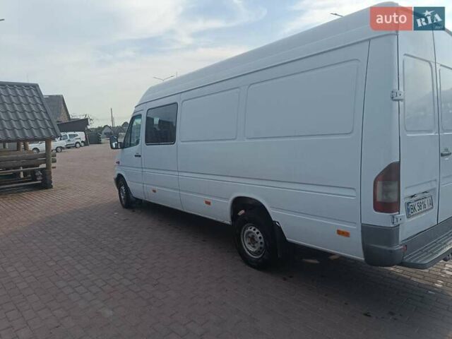 Белый Мерседес Sprinter, объемом двигателя 2.7 л и пробегом 630 тыс. км за 9000 $, фото 11 на Automoto.ua