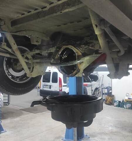 Белый Мерседес Sprinter, объемом двигателя 2.15 л и пробегом 822 тыс. км за 8500 $, фото 19 на Automoto.ua