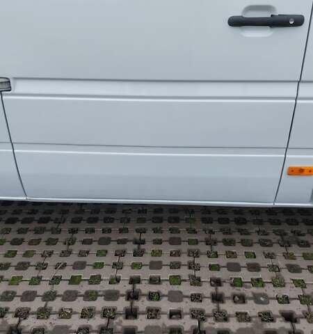 Белый Мерседес Sprinter, объемом двигателя 2.7 л и пробегом 538 тыс. км за 16999 $, фото 39 на Automoto.ua