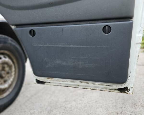 Білий Мерседес Sprinter, об'ємом двигуна 2.1 л та пробігом 350 тис. км за 6000 $, фото 9 на Automoto.ua