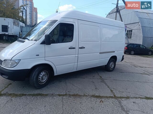 Белый Мерседес Sprinter, объемом двигателя 2.15 л и пробегом 376 тыс. км за 7200 $, фото 1 на Automoto.ua