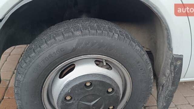 Белый Мерседес Sprinter, объемом двигателя 2.2 л и пробегом 400 тыс. км за 12500 $, фото 15 на Automoto.ua