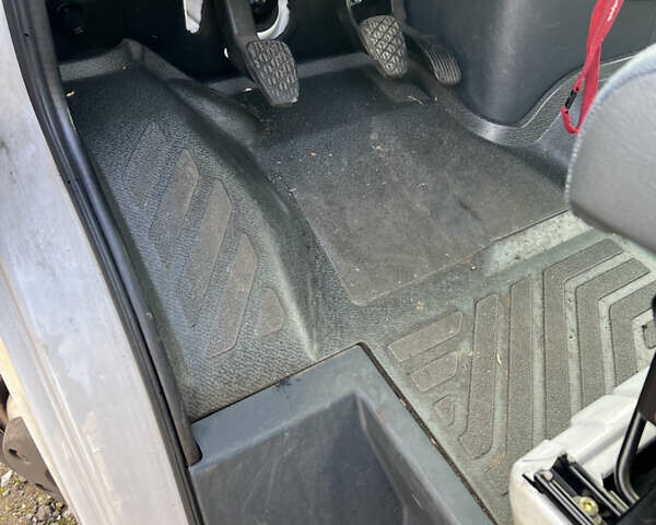 Белый Мерседес Sprinter, объемом двигателя 0 л и пробегом 73 тыс. км за 24900 $, фото 17 на Automoto.ua