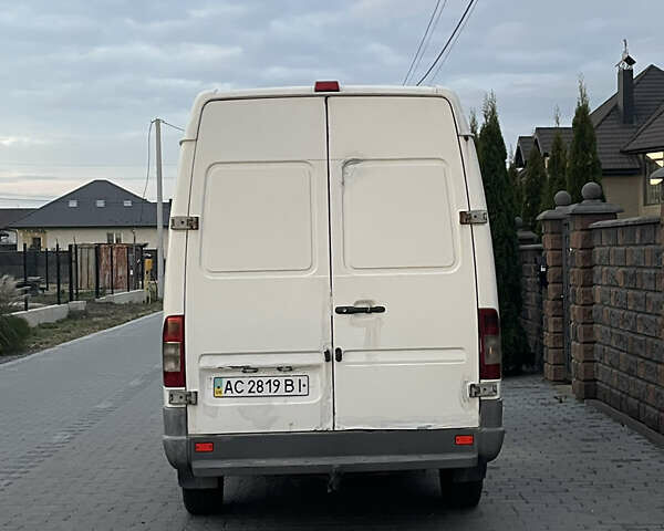 Мерседес Sprinter 2005 в Луцке на Automoto.ua Белый Мерседес Sprinter, объемом двигателя 2.15 л и пробегом 387 тыс. км за 6500 $, фото 5 на Automoto.ua
