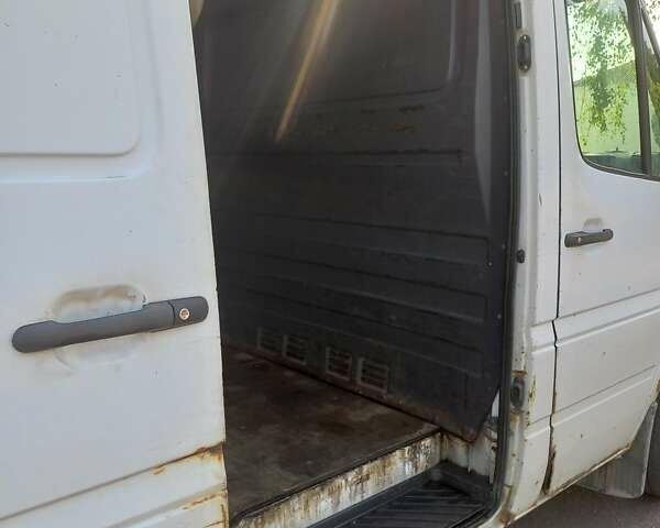 Білий Мерседес Sprinter, об'ємом двигуна 27 л та пробігом 695 тис. км за 8550 $, фото 24 на Automoto.ua