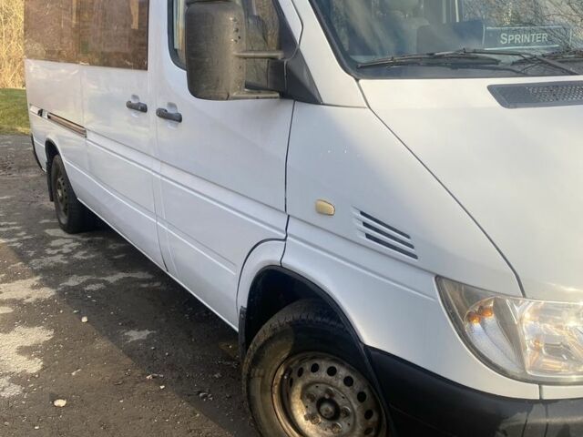Белый Мерседес Sprinter, объемом двигателя 2.1 л и пробегом 407 тыс. км за 7300 $, фото 1 на Automoto.ua