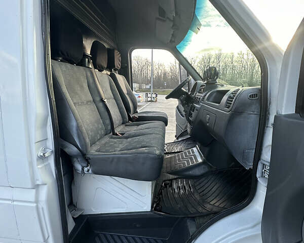 Белый Мерседес Sprinter, объемом двигателя 2.15 л и пробегом 400 тыс. км за 8000 $, фото 29 на Automoto.ua