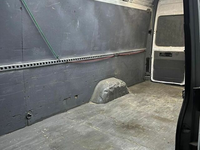 Белый Мерседес Sprinter, объемом двигателя 2.2 л и пробегом 400 тыс. км за 9000 $, фото 22 на Automoto.ua