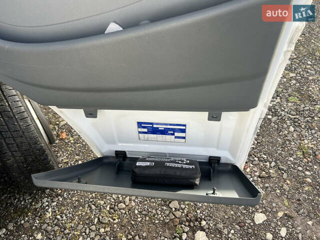 Белый Мерседес Sprinter, объемом двигателя 0 л и пробегом 73 тыс. км за 24900 $, фото 23 на Automoto.ua