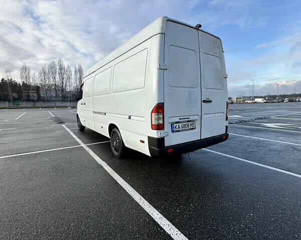 Белый Мерседес Sprinter, объемом двигателя 2.15 л и пробегом 400 тыс. км за 8000 $, фото 5 на Automoto.ua