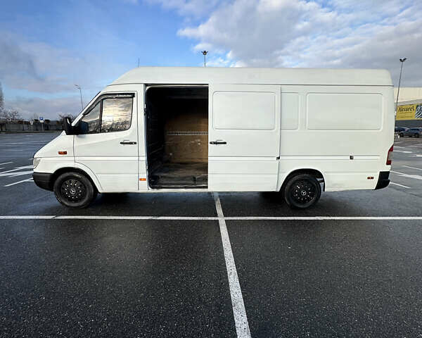 Белый Мерседес Sprinter, объемом двигателя 2.15 л и пробегом 400 тыс. км за 8000 $, фото 15 на Automoto.ua