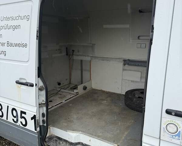 Білий Мерседес Sprinter, об'ємом двигуна 2.7 л та пробігом 350 тис. км за 15990 $, фото 14 на Automoto.ua