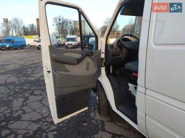 Белый Мерседес Sprinter, объемом двигателя 0 л и пробегом 298 тыс. км за 16500 $, фото 8 на Automoto.ua