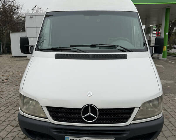 Белый Мерседес Sprinter, объемом двигателя 2.2 л и пробегом 321 тыс. км за 9999 $, фото 2 на Automoto.ua