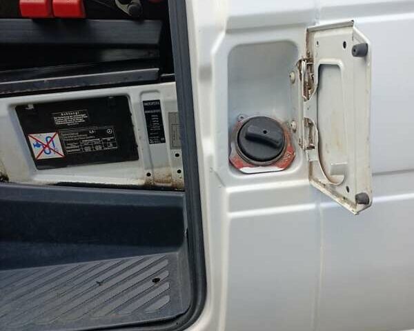 Белый Мерседес Sprinter, объемом двигателя 2.15 л и пробегом 822 тыс. км за 8500 $, фото 13 на Automoto.ua