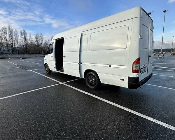 Белый Мерседес Sprinter, объемом двигателя 2.15 л и пробегом 400 тыс. км за 8000 $, фото 16 на Automoto.ua
