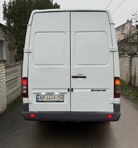 Белый Мерседес Sprinter, объемом двигателя 2.1 л и пробегом 833 тыс. км за 13900 $, фото 7 на Automoto.ua