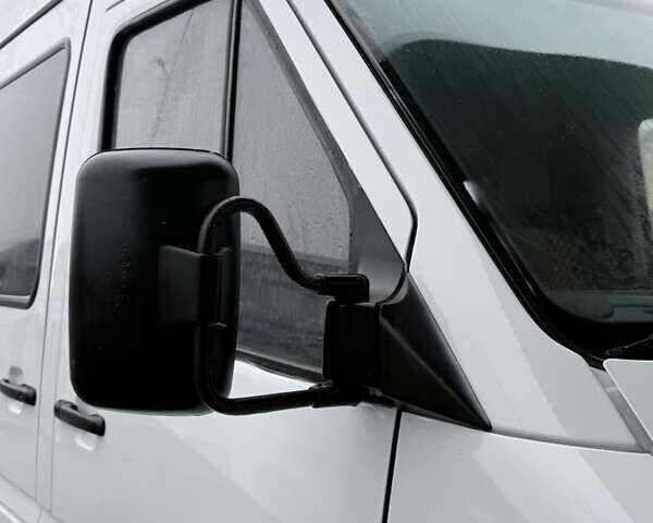 Белый Мерседес Sprinter, объемом двигателя 2.15 л и пробегом 480 тыс. км за 7200 $, фото 5 на Automoto.ua