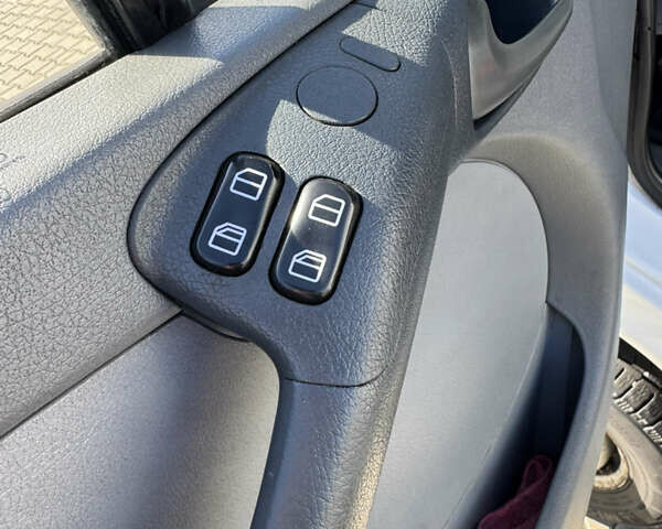 Білий Мерседес Sprinter, об'ємом двигуна 2.7 л та пробігом 450 тис. км за 17000 $, фото 17 на Automoto.ua