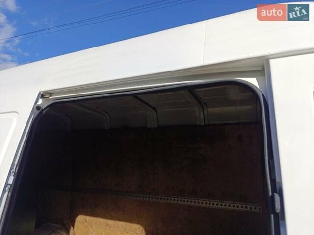 Белый Мерседес Sprinter, объемом двигателя 2.15 л и пробегом 822 тыс. км за 8500 $, фото 17 на Automoto.ua