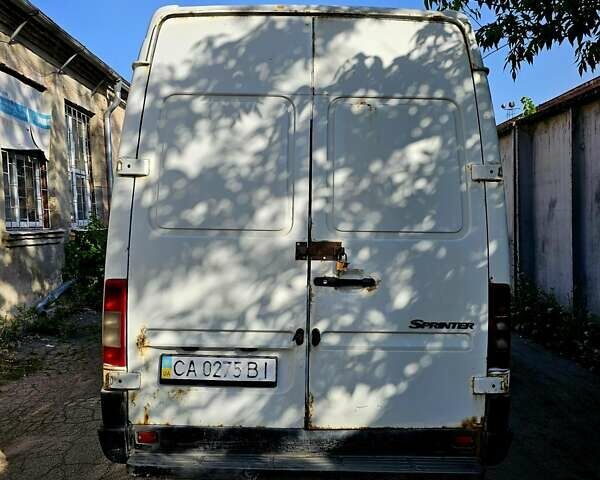 Білий Мерседес Sprinter, об'ємом двигуна 2.1 л та пробігом 350 тис. км за 6000 $, фото 4 на Automoto.ua