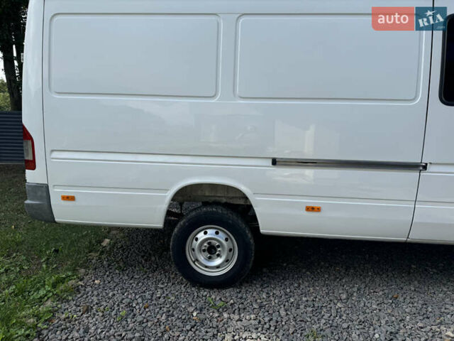 Белый Мерседес Sprinter, объемом двигателя 0 л и пробегом 350 тыс. км за 18000 $, фото 2 на Automoto.ua