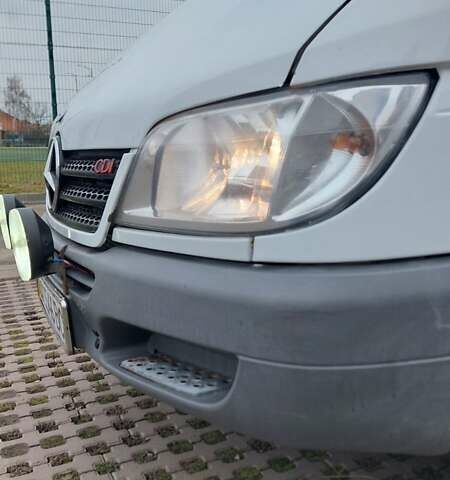 Белый Мерседес Sprinter, объемом двигателя 2.7 л и пробегом 538 тыс. км за 16999 $, фото 73 на Automoto.ua