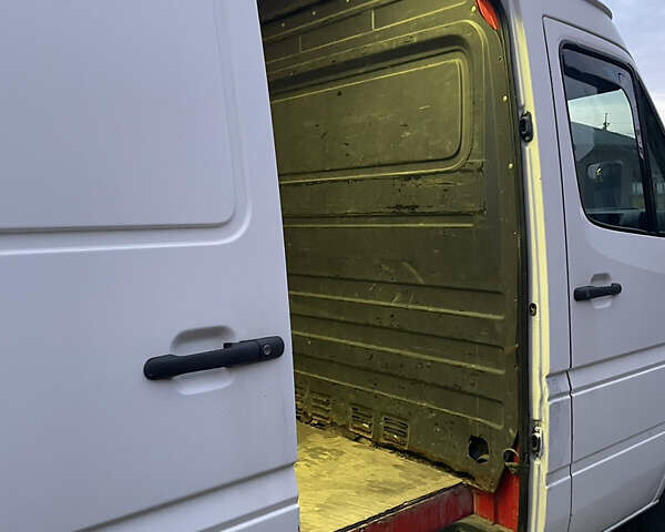Мерседес Sprinter 2005 в Луцке на Automoto.ua Белый Мерседес Sprinter, объемом двигателя 2.15 л и пробегом 387 тыс. км за 6500 $, фото 10 на Automoto.ua