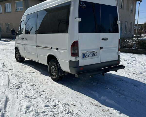 Белый Мерседес Sprinter, объемом двигателя 2.69 л и пробегом 313 тыс. км за 8500 $, фото 8 на Automoto.ua
