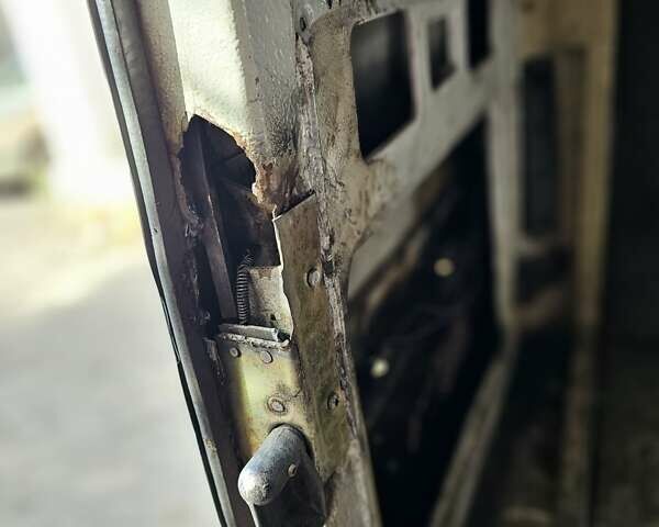 Білий Мерседес Sprinter, об'ємом двигуна 2.1 л та пробігом 350 тис. км за 6000 $, фото 38 на Automoto.ua