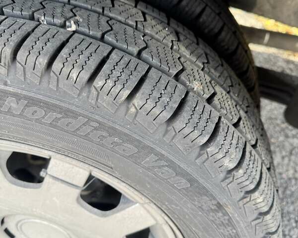 Белый Мерседес Sprinter, объемом двигателя 2.1 л и пробегом 800 тыс. км за 8500 $, фото 4 на Automoto.ua