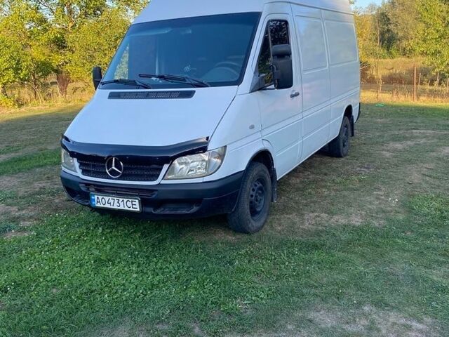 Белый Мерседес Sprinter, объемом двигателя 2.15 л и пробегом 920 тыс. км за 6500 $, фото 1 на Automoto.ua