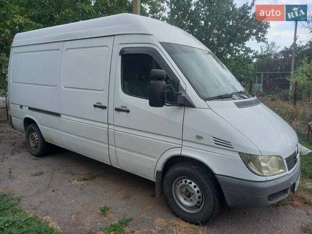 Білий Мерседес Sprinter, об'ємом двигуна 2.7 л та пробігом 400 тис. км за 10000 $, фото 5 на Automoto.ua