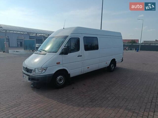 Белый Мерседес Sprinter, объемом двигателя 2.7 л и пробегом 630 тыс. км за 9000 $, фото 10 на Automoto.ua