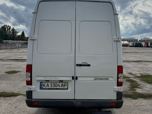 Белый Мерседес Sprinter, объемом двигателя 0 л и пробегом 309 тыс. км за 10500 $, фото 5 на Automoto.ua